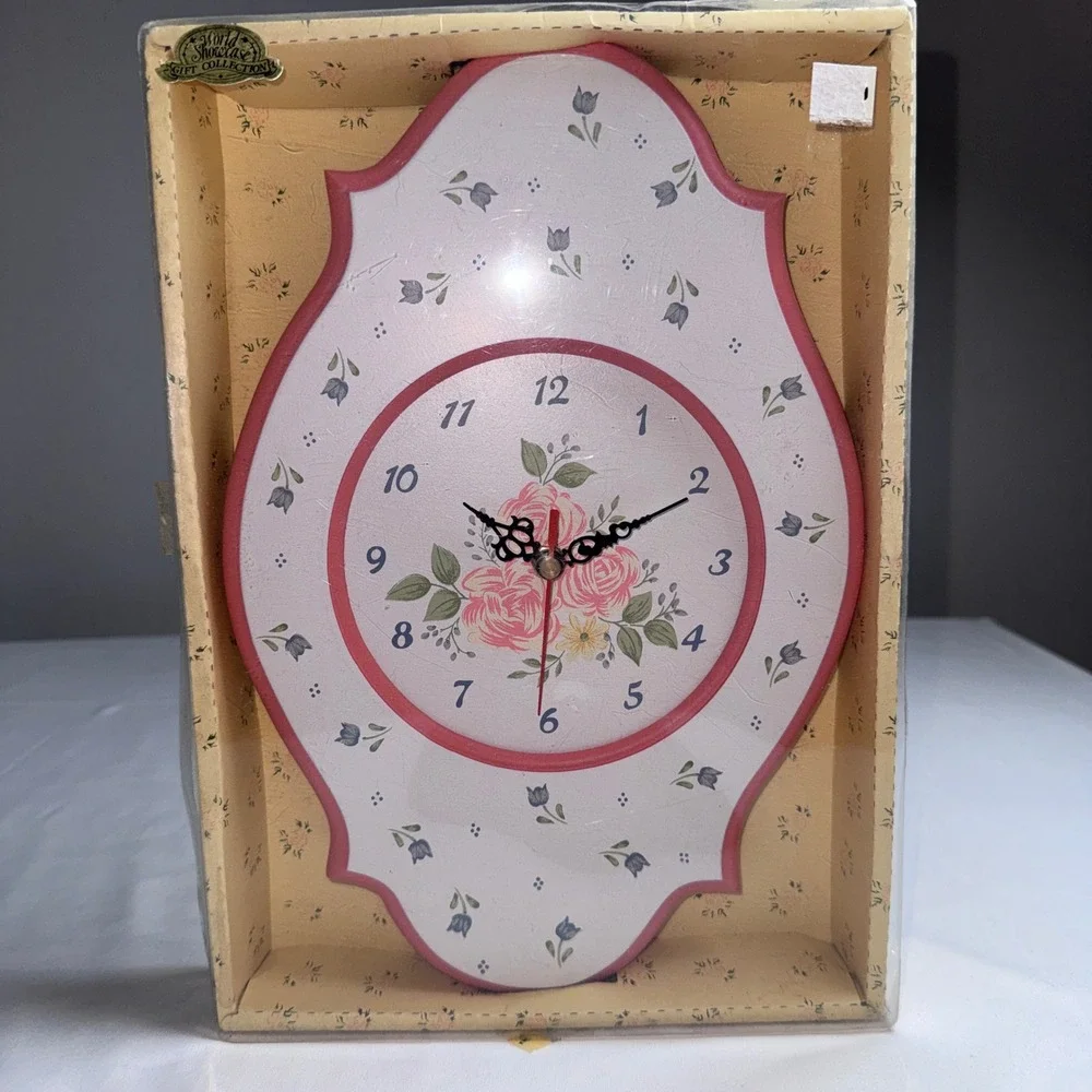 Vintage World Showcase Wall Clock Pink White Rose Scalloped Quartz Cottagecore